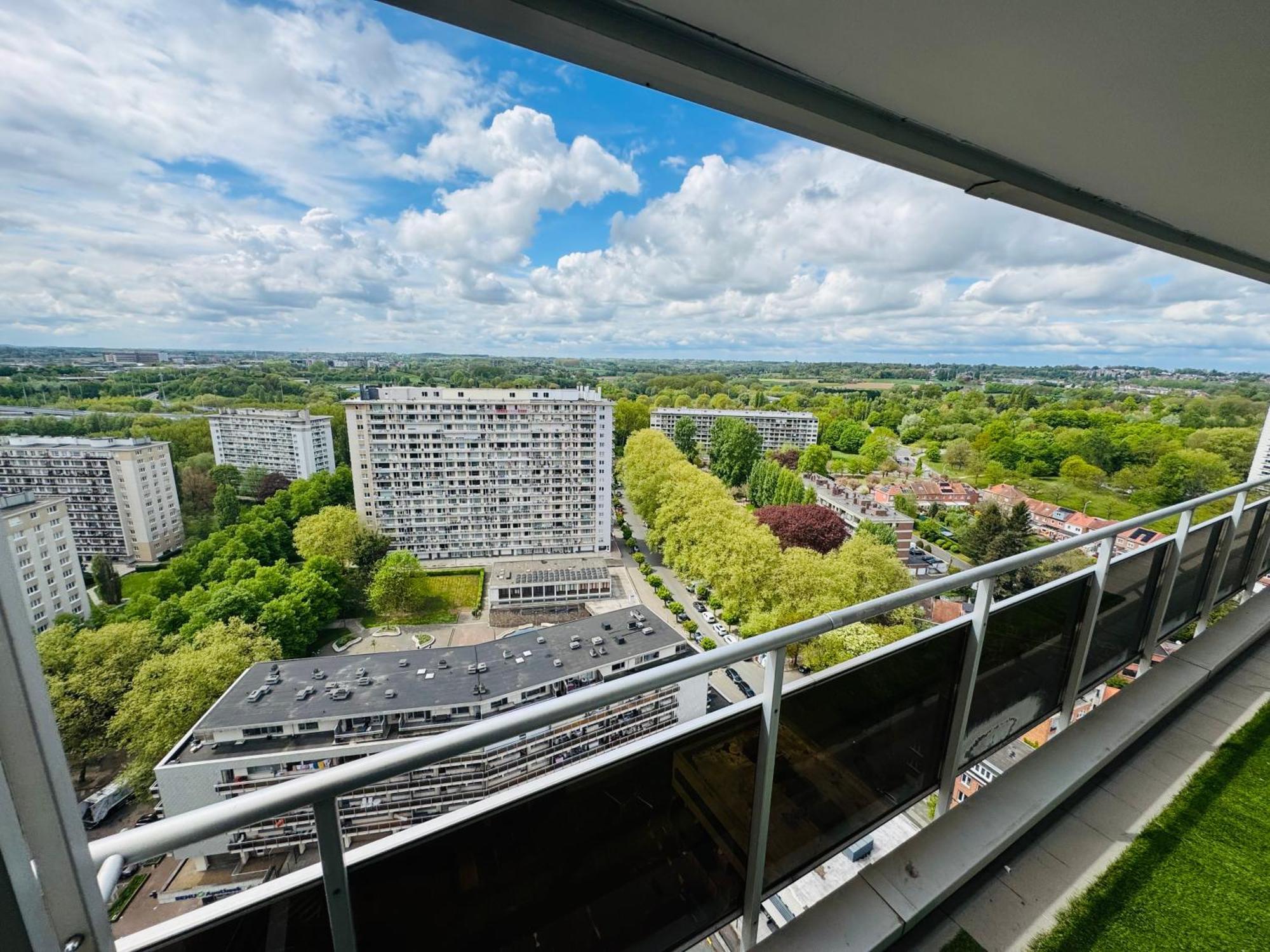 Appart Meuble 92M2 + 2 Terrasses Brussels Exterior photo